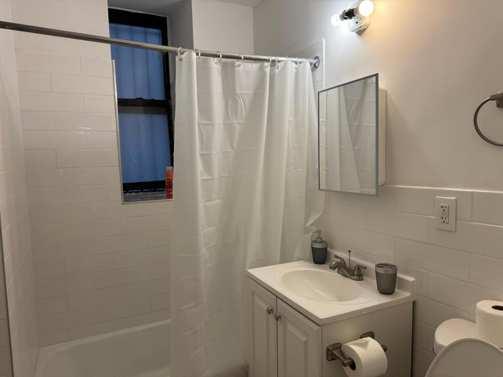 3bd Cozy Unit Next To Park Apartment *